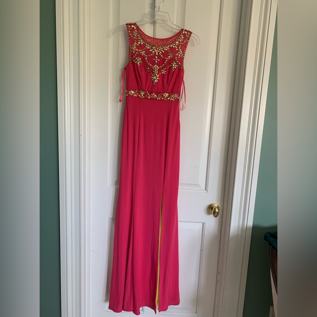Betsy Adam Stunning New Size Zero Gown